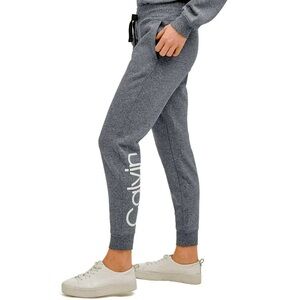 041.Calvin  Klein Woman’s Logo Fleece Lined Jogger Sweatpants